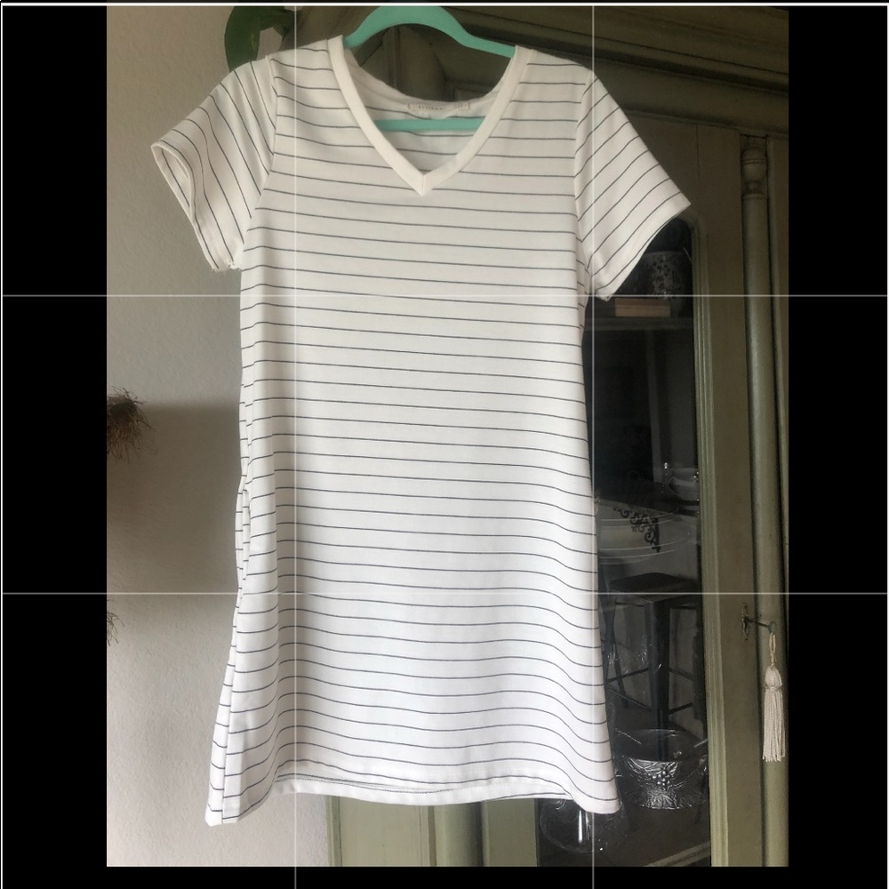 Woman’s Boutique T shirt dress with side pockets